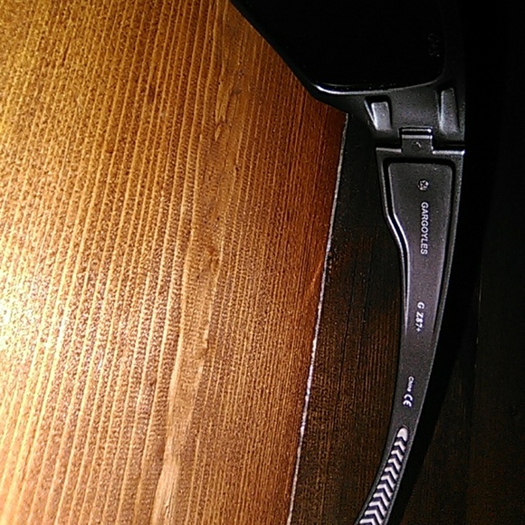 1 pair of Gargoyle Sunglasses - Picture 3 of 5